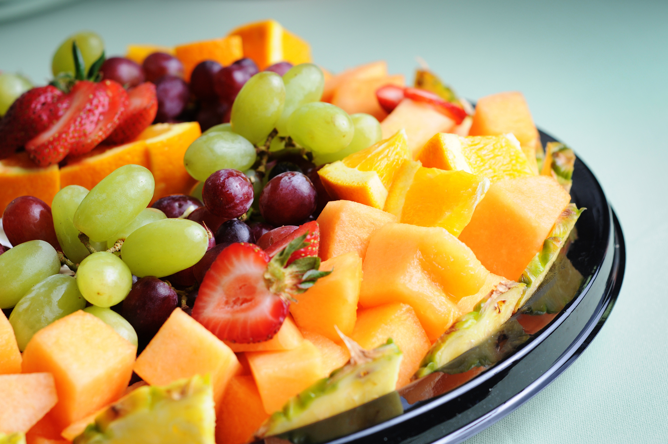 Fruit trays: what to include, sizes and servings